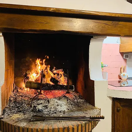 Casa Isabella- Barbecue, Giardino بيت للعطل Rinecchi